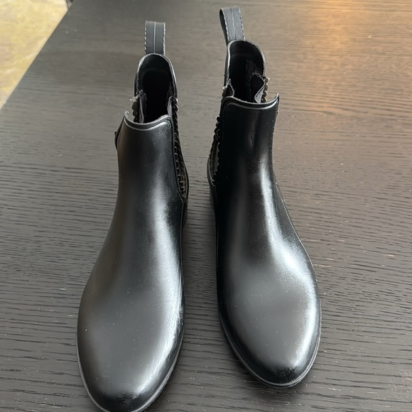Jack Rogers Black Rubber Sallie Ankle Rain Boot. Size 9. - Picture 4 of 6